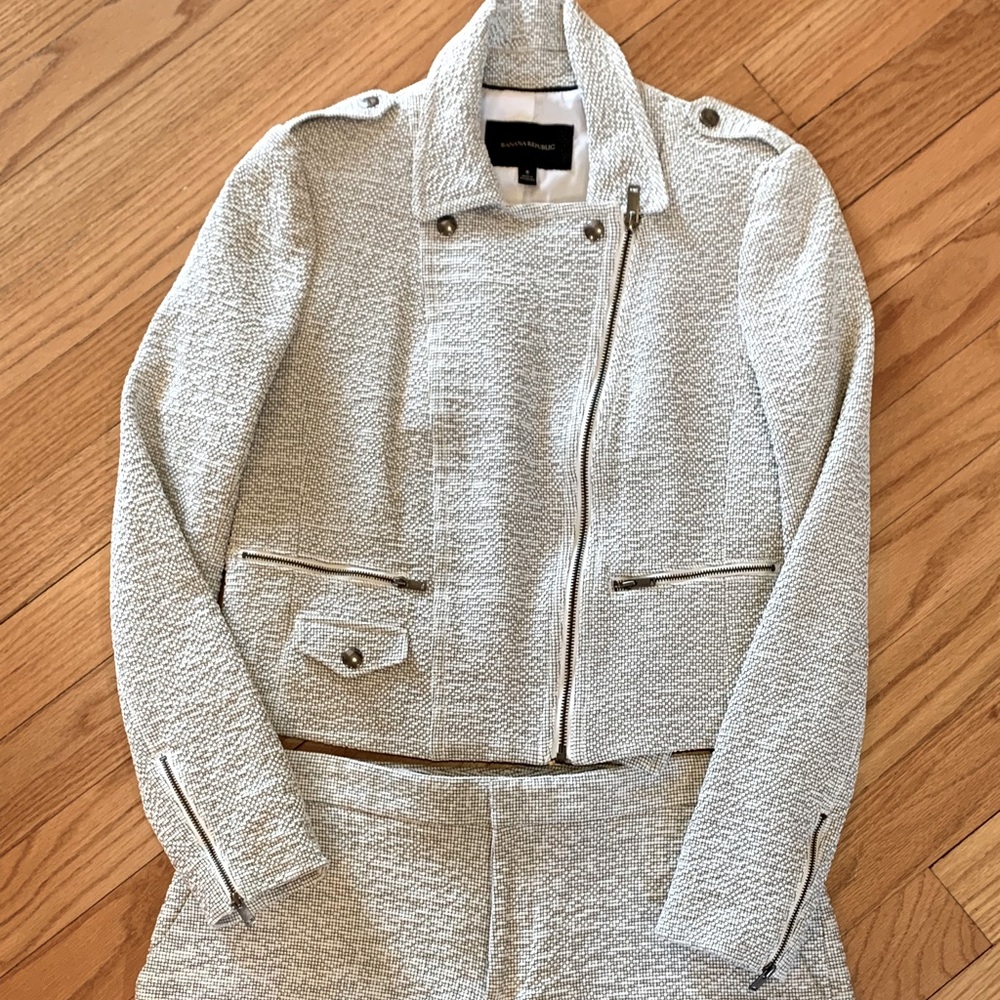 Waffle Material Short Suit
